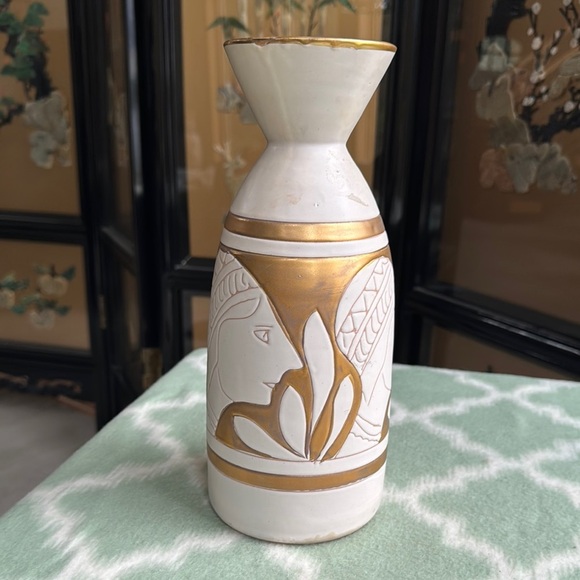 Italy terra cotta pottery art vase Gold and cream colored feminine design - Picture 4 of 9